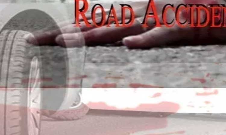 बिहार में ट्रक और मोटरसाइकिल की टक्कर में 3 की मौत